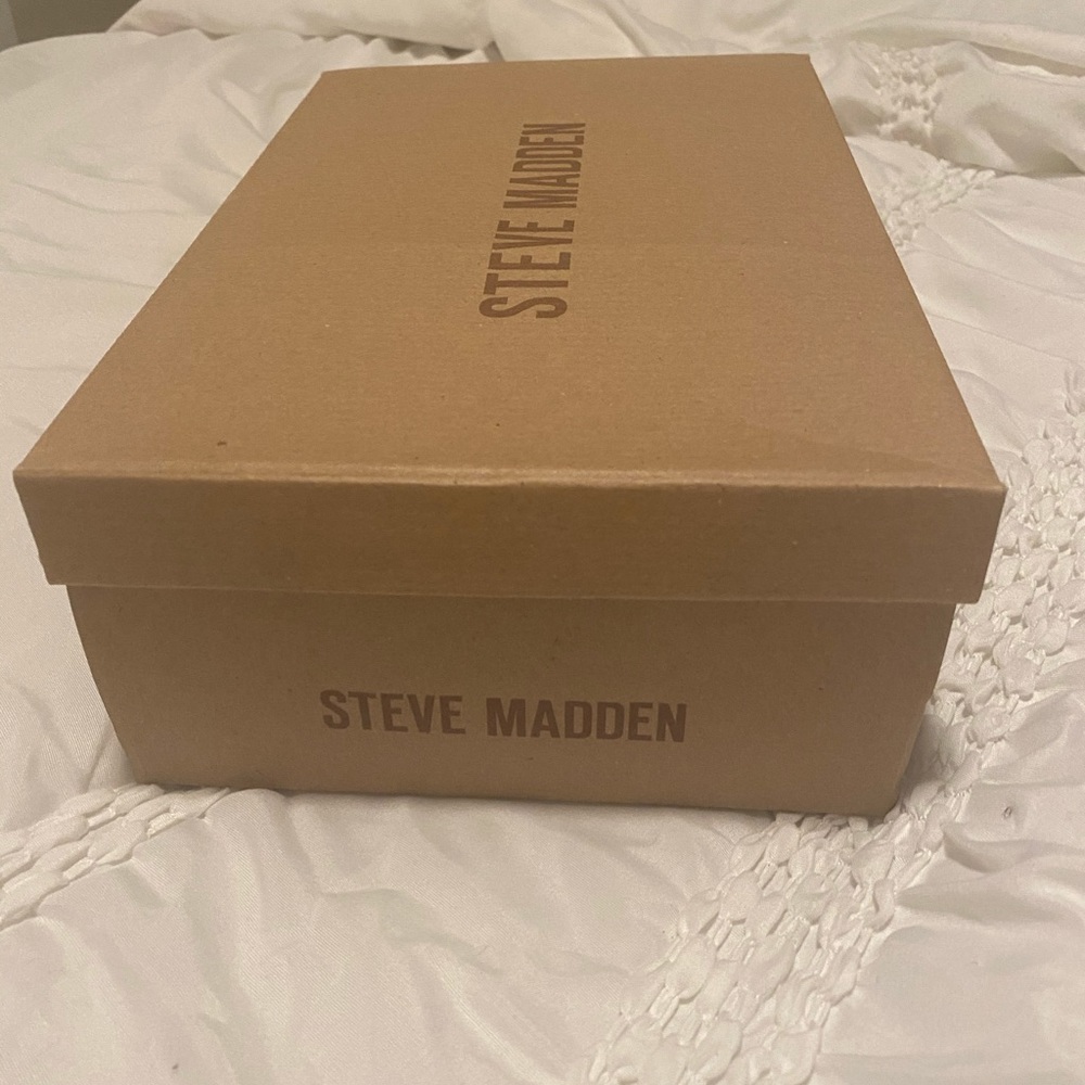 Tan Steve Madden heels